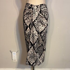 Mango Elegant Black and Cream Patterned Pencil Skirt NWT size Medium